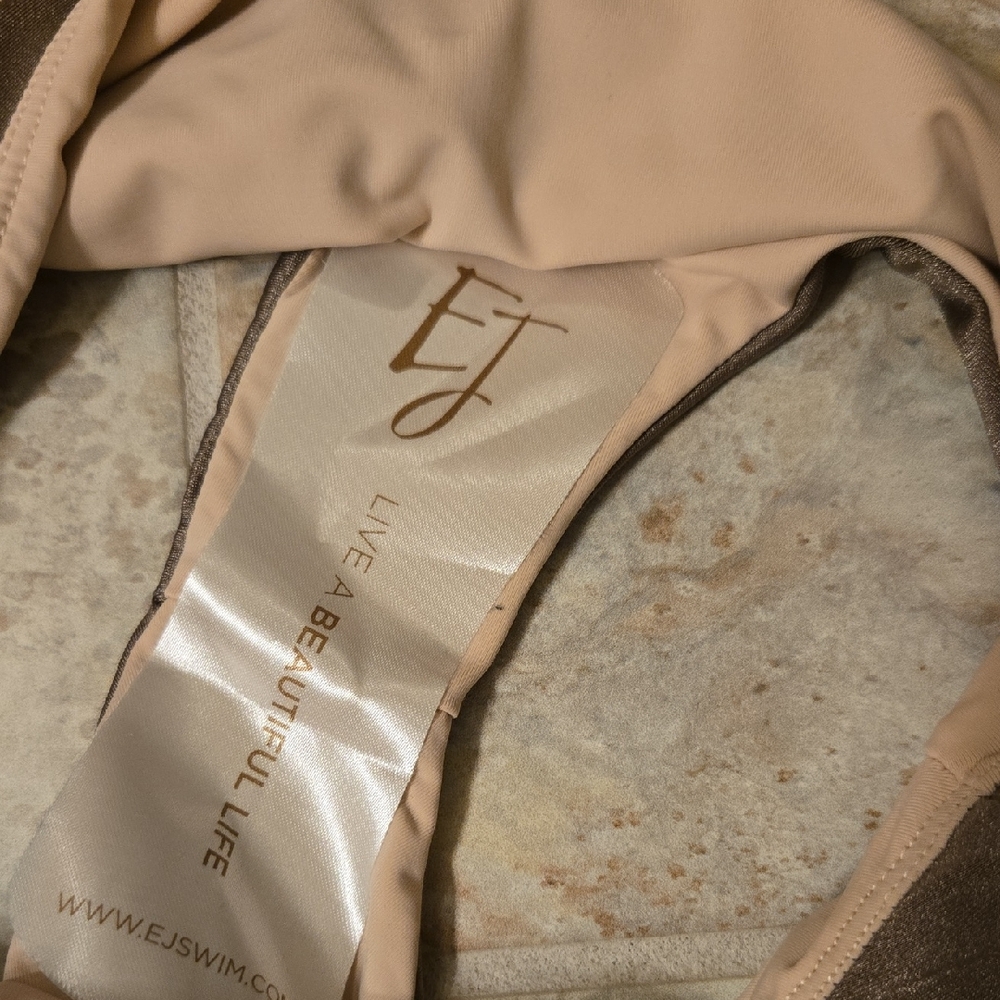 Italian Metallic Fawn S New NWT Bikini Set - Picture 4 of 6